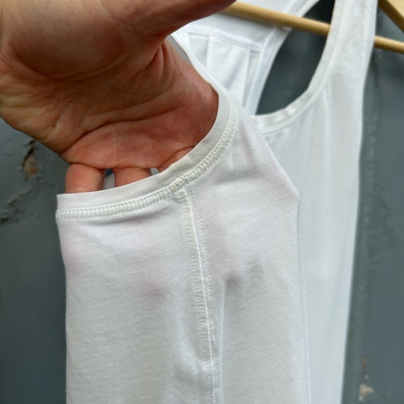 Lululemon Essential Tank *Pleated, size approx 4 - Picture 8 of 11